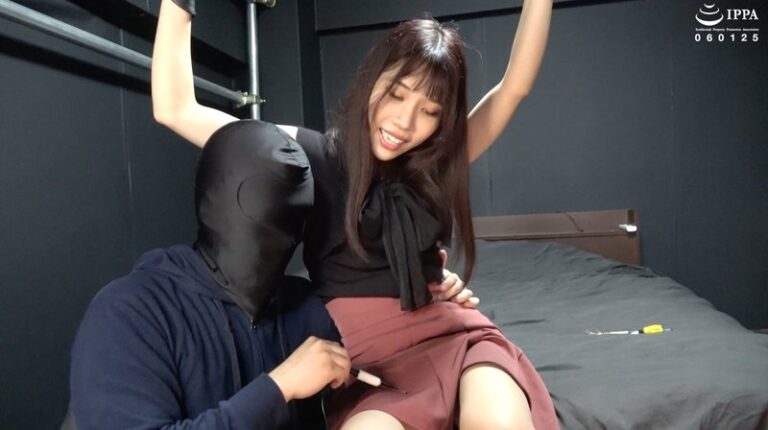「【くすぐり】せっかくの腋見せ私服なのでバンザイ拘束でお姉さんを道具くすぐり!」わかしラボ WAKA-049 篠咲らら 2