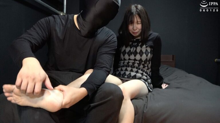 「ぐら女子の素質がたっぷりな全身敏感な岸永みりなちゃんをくすぐりチェック！」わかしラボ WAKA-072 岸永みりな 1