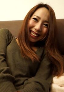 旦那が忙しくてご無沙汰の美人奥さんの愛里さんを食事会の後、神戸の夜景の見えるホテルに連れ込んで…