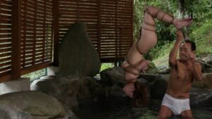 緊●●教に堕ちて行く人妻熟女!股間に喰い込む荒縄が人妻をドM変態へと豹変させる!