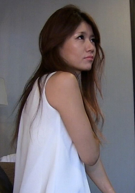 昼下がりのホテル、窓越しに街を見下ろしハメまくり！ビッチ素人と快感必至の中出しSEX！