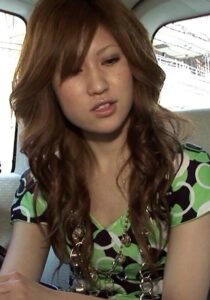 21歳の都内某有名女子大生を衛星放送の番組インタビューと称して言葉巧みにゲリラナンパ!AV見せてお金をチラつかせ電マで責めると…なし崩し的ハメ撮りSEX!