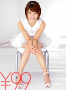 【お得】みぃななちゃん、友達と電話中におもちゃ責め。撮影の休憩時間に友達と電話してる彼女の前に男優登場、クンニからのローター責め。その次はバイブ責めで奥までズボズボ。更に電マ責めから、電マ＆バイブ攻撃。最後はバイブでイカセてそのまま撤収 川上奈々美