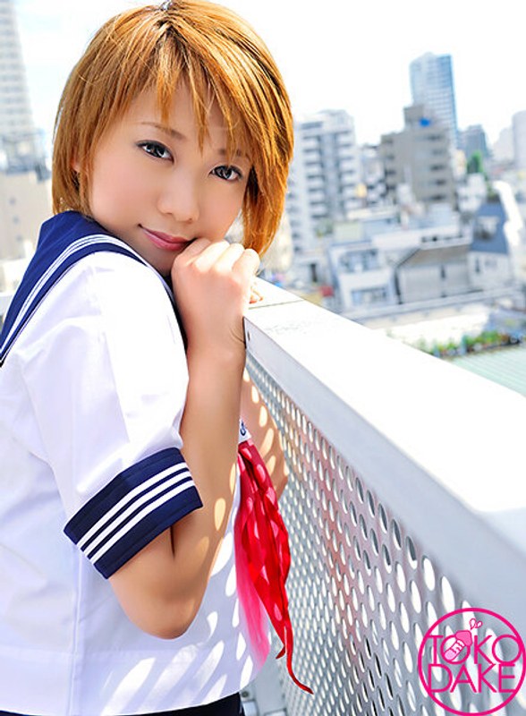 【ソクヌキ】人気のない場所で強引にチ○ポを突っ込まれる制服女子。最初はイヤだったはずなのに…自ら腰を振り、ハードピストンでイカされるスケベ制服女子！ 望月ちひろ